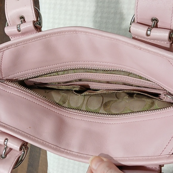 Vintage Coach Soho Pebbled Leather Bag In Bubblegum Pink #9544 - Picture 7 of 10